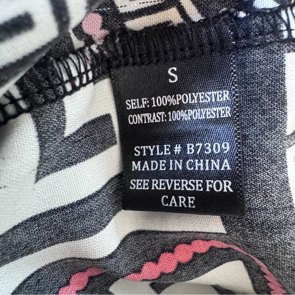 Fashion Nova Woman’s Black, White, Red Geometric Button Up Dress Shirt - Picture 4 of 11